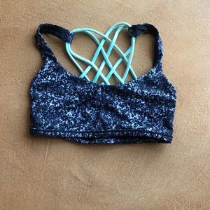 Lululemon Free To Be Light Support Sports Bra